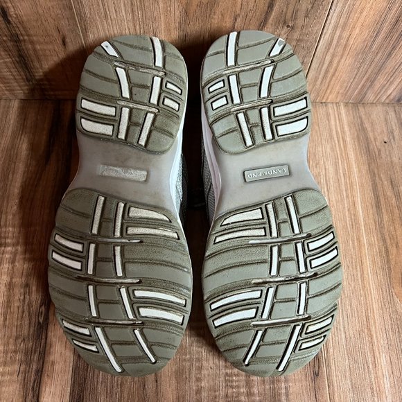 Land's End Womens Water Shoes Tan Brown White Mesh Bungee Athletic 1374 Size 6 B - Picture 7 of 8